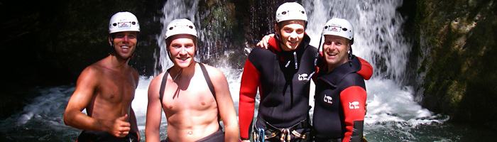 mannen weekend raften en canyoning in de bergen van tirol 